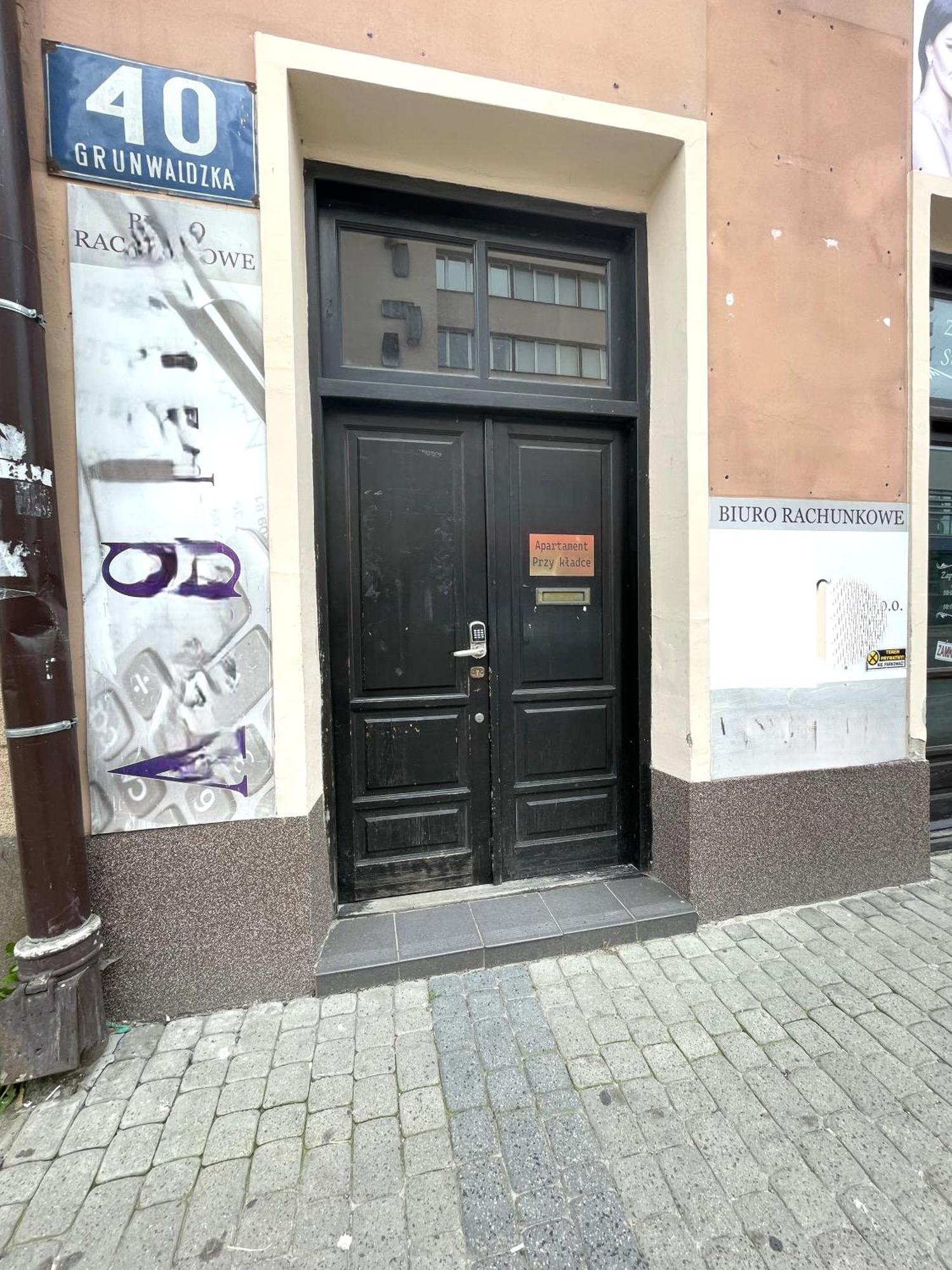 Apartament Przy Kladce Rzeszow Bagian luar foto